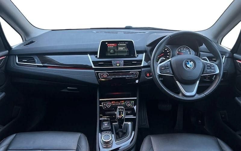 Used BMW 220 Luxury Line 192 HP (141 kW) 2019 Orange Estate