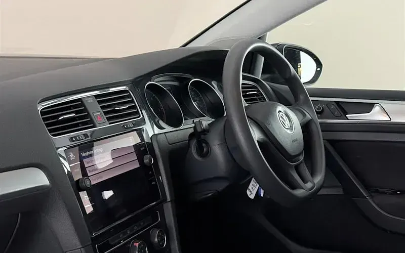 Used VW Golf VII S 116 HP (85 kW) 2019 Black Hatchback