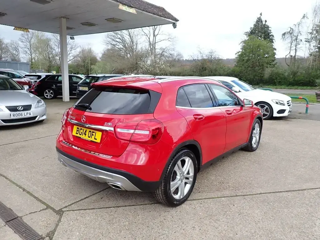 Used Mercedes GLA220 Premium 170 HP (125 kW) 2014 Red SUV