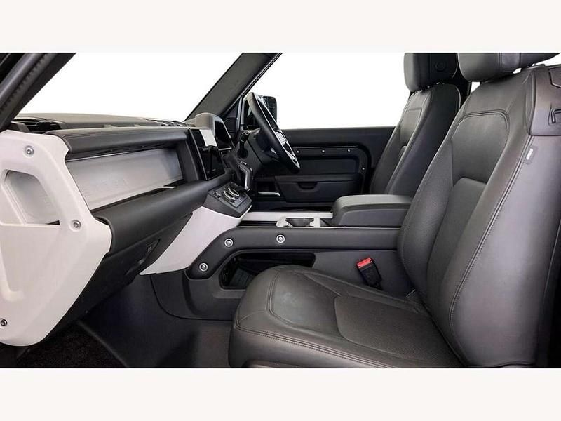 Usado Land Rover Defender HSE Dynamic 350 HP (257 kW) 2025 Preto SUV