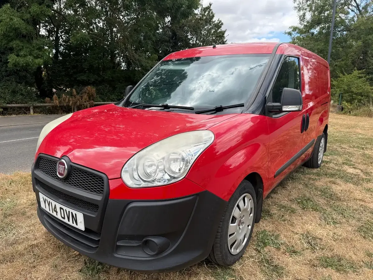 Used Fiat Doblò Active 105 HP (77 kW) 2014 Red MPV