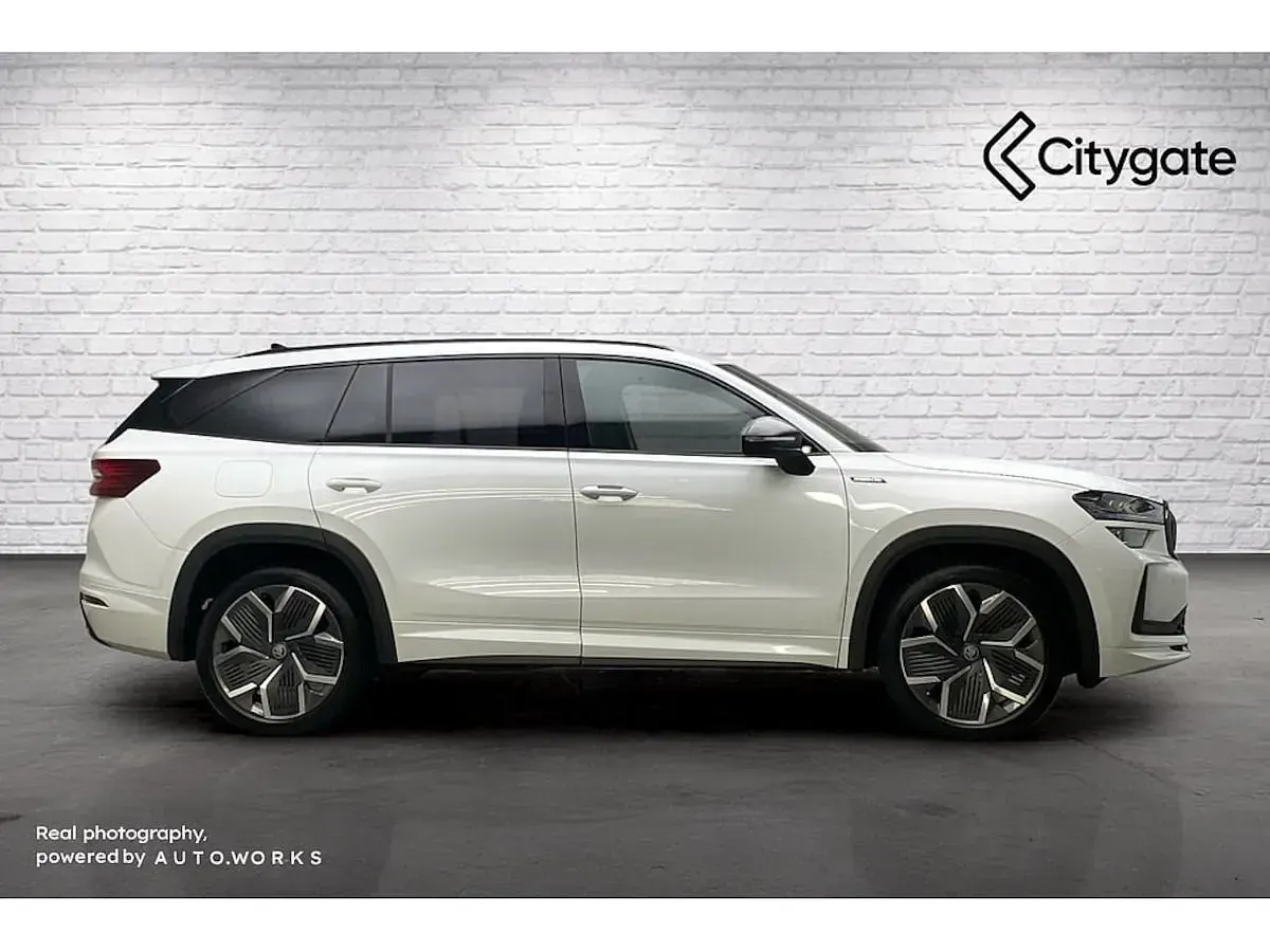 Used Skoda Kodiaq SportLine 110 HP (80 kW) 2025 Moon white metallic SUV