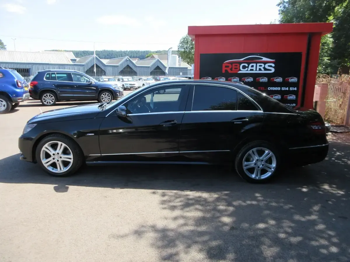Used Mercedes E220 Executive 167 HP (122 kW) 2011 Black Sedan