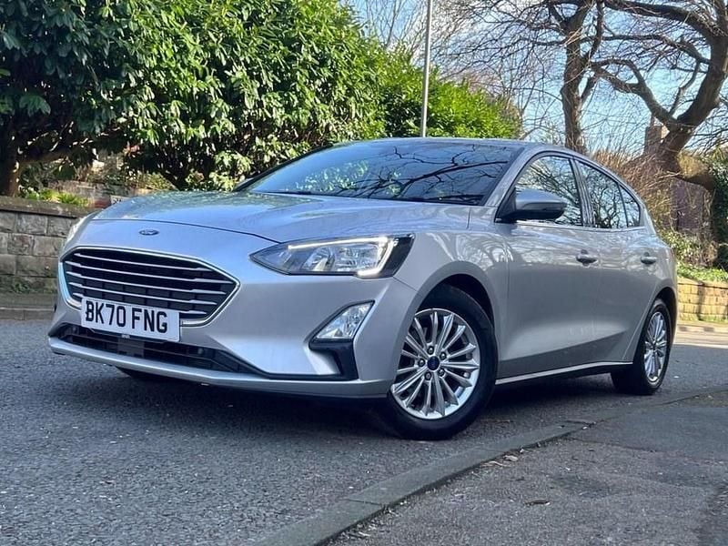 Used Ford Focus Titanium 120 HP (88 kW) 2020 Silver Hatchback