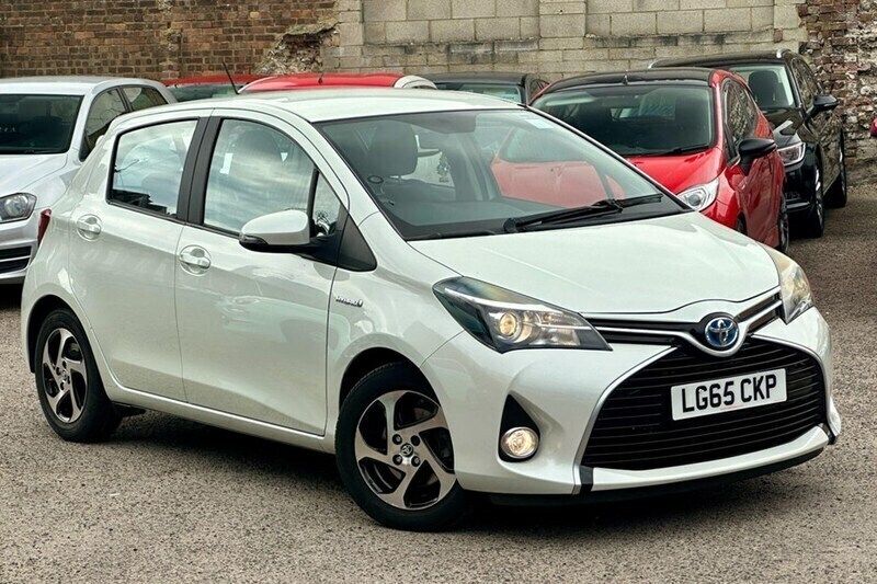 Used 2015 Toyota Yaris Hybrid | £10,395 (Fair price) - Image 1/1