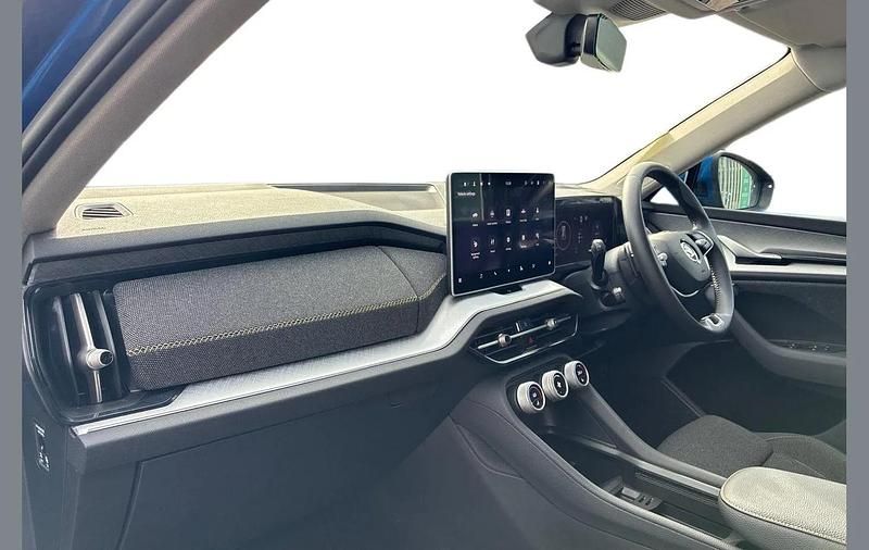 Used Skoda Kodiaq SE 193 HP (141 kW) 2024 Race blue metallic SUV