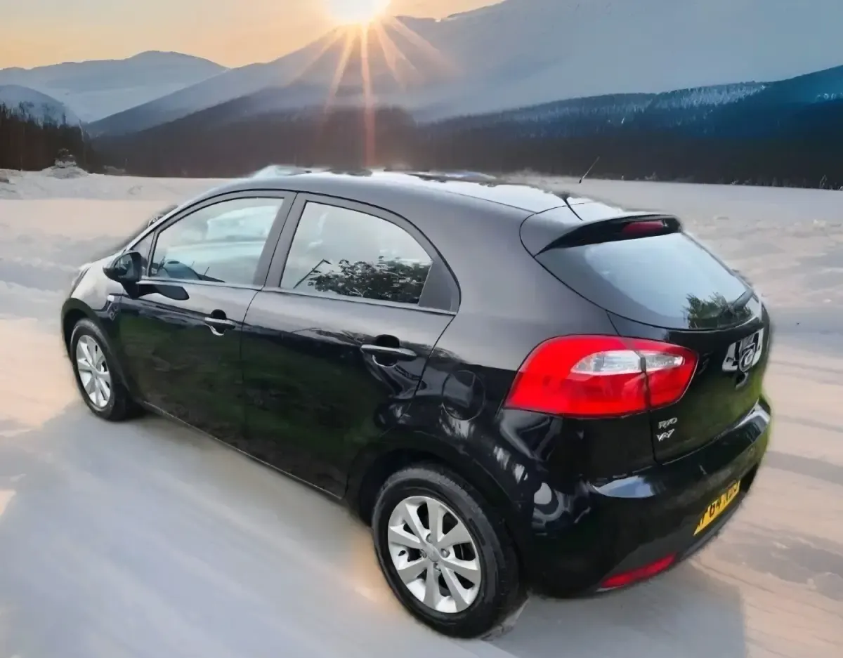 Used Kia Rio 85 HP (62 kW) 2014 Black Hatchback