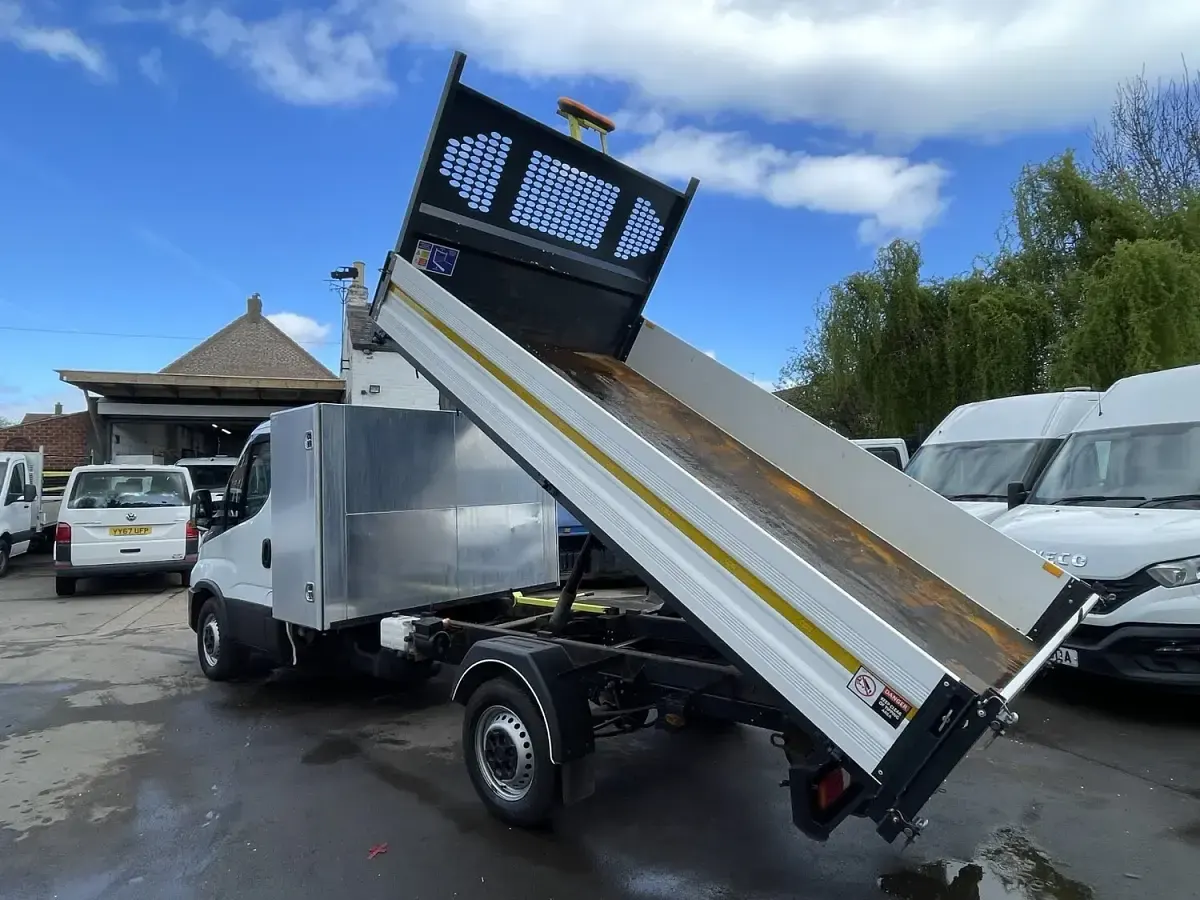 Used Iveco Daily 140 HP (102 kW) 2023 White