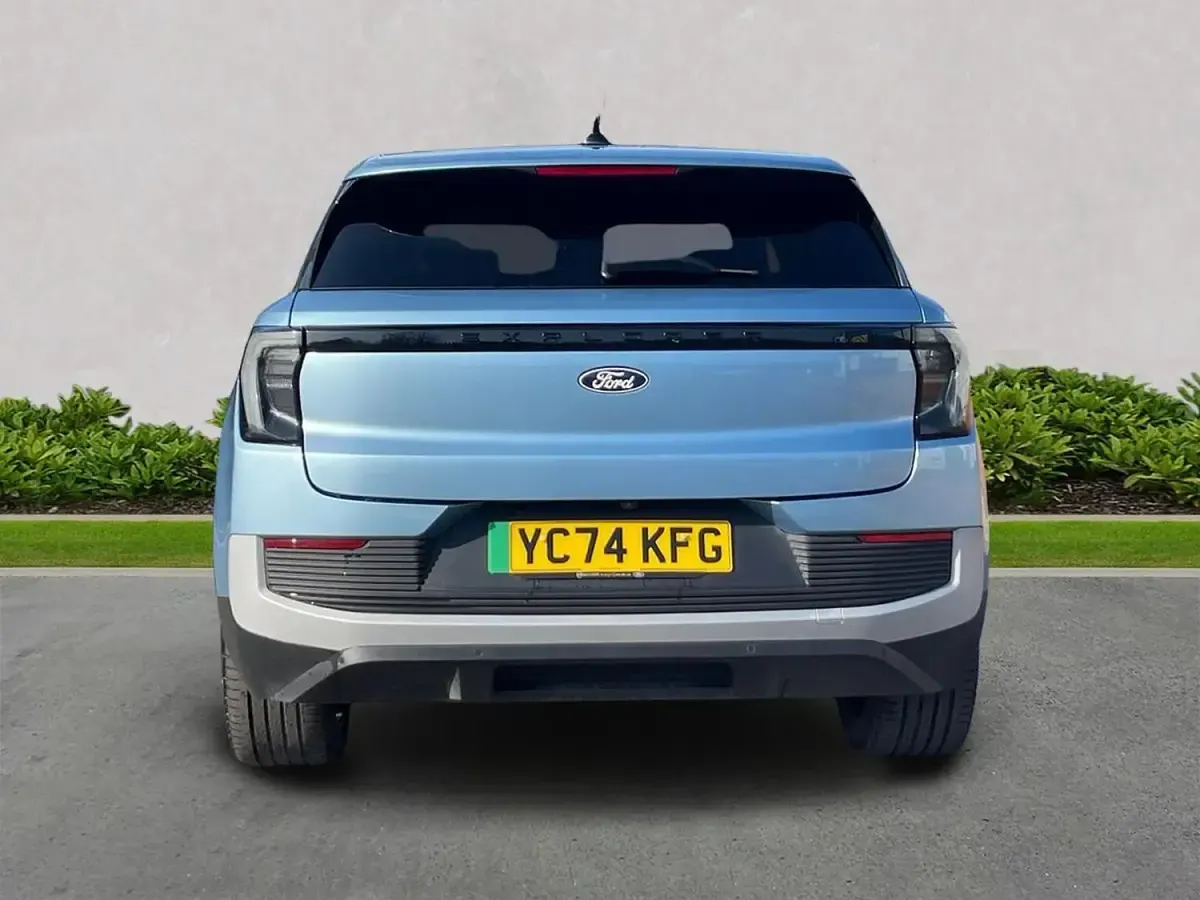Begagnad Ford Explorer Premium 250 kW (340 HK) 2024 Blå SUV