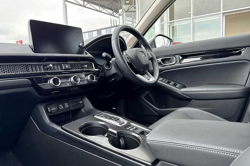 Used Honda Civic Advance 143 HP (105 kW) 2024 Platinum white