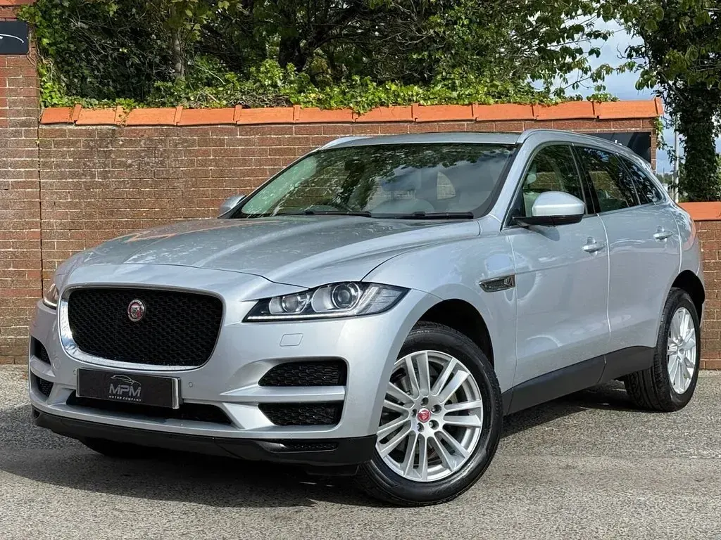 Used Jaguar F-Pace Portfolio 180 HP (132 kW) 2019 Silver SUV