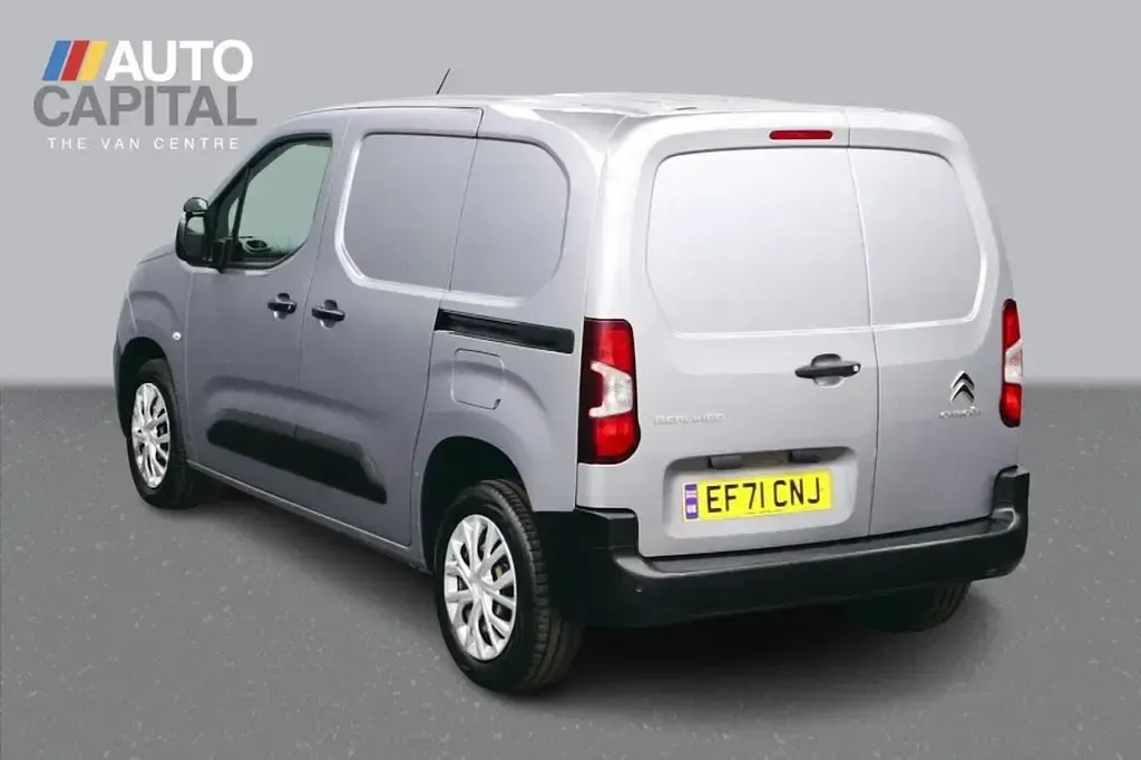 Used Citroën Berlingo 100 HP (73 kW) 2022 Grey MPV