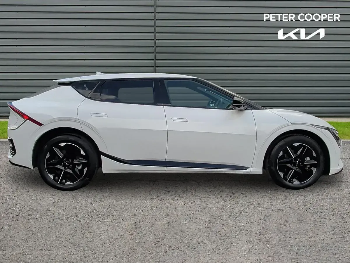 Used Kia EV6 GT-Line 239 kW (325 HP) 2025 White SUV