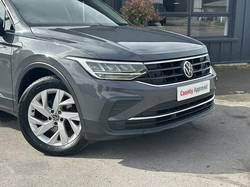 Used VW Tiguan Life 150 HP (110 kW) 2021 Grey SUV