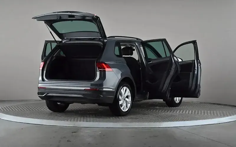 Used VW Tiguan Life 150 HP (110 kW) 2023 Grey SUV