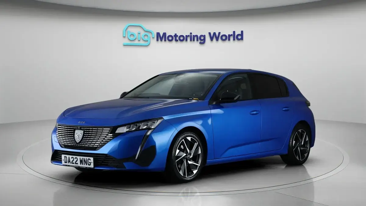 Used Peugeot 308 Allure Premium 131 HP (96 kW) 2022 Blue Hatchback