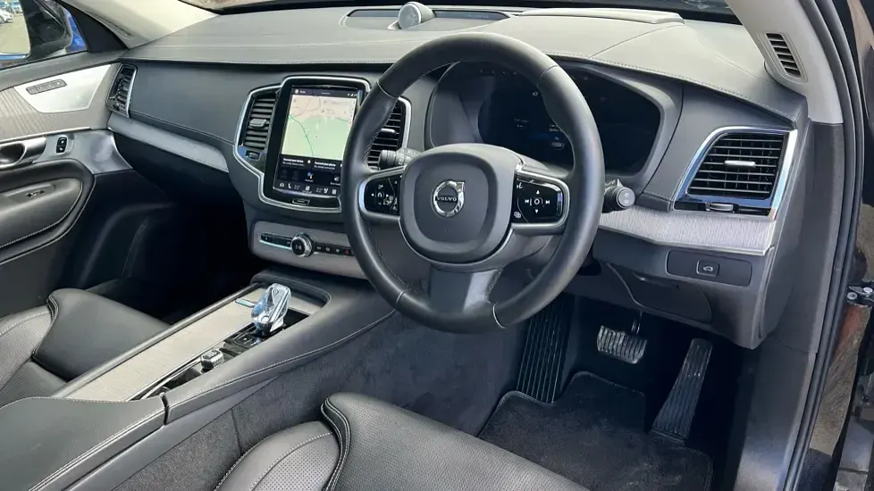Usado Volvo XC90 Ultra 250 HP (183 kW) 2025 Preto SUV