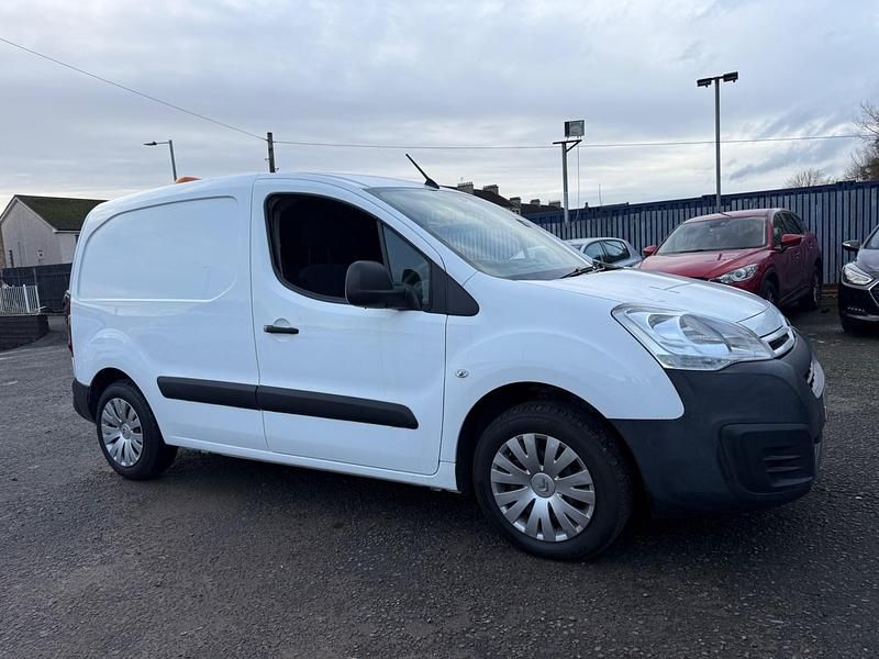 White Used 2018 Citroën Berlingo MPV | £5,990 (Good price) - Image 1/4