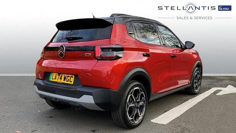 Used Citroën e-C3 81 kW (111 HP) 2024 Red Hatchback