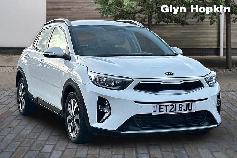 White Used 2021 Kia Stonic SUV | £12,412 (Good price) - Image 1/4