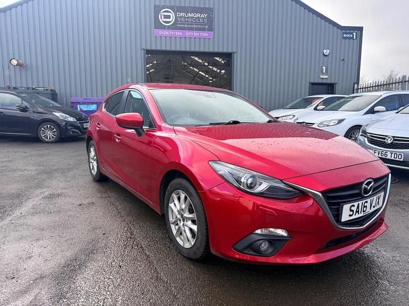 Used Mazda 3 105 HP (77 kW) 2016 Red Hatchback