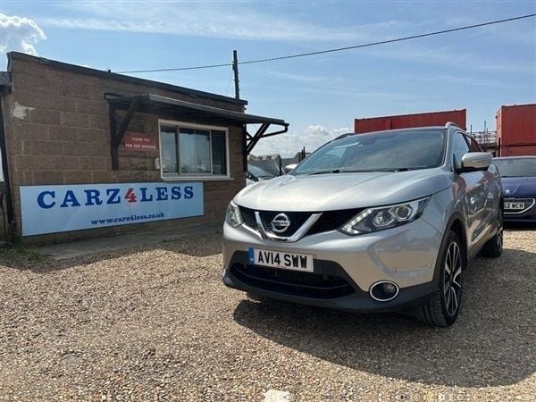 Silver Used 2014 Nissan Qashqai Tekna SUV | £11,475 (Expensive) - Image 1/1