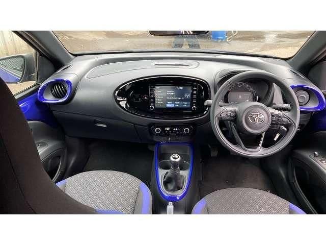Used Toyota Aygo X 72 HP (52 kW) 2023 Blue SUV