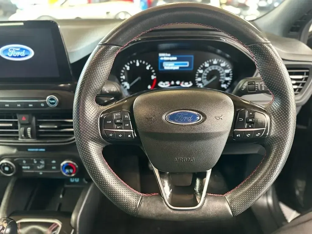 Gebraucht Ford Focus ST-Line 120 PS (88 kW) 2021 Grau Kleinwagen
