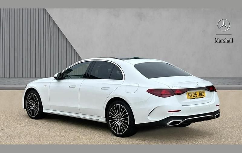Used Mercedes E300 AMG Line Premium Plus 313 HP (230 kW) 2025 White Sedan