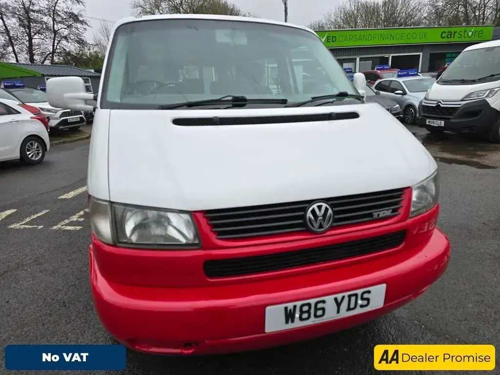 Used VW Caravelle R 101 HP (74 kW) 2000 Red Estate