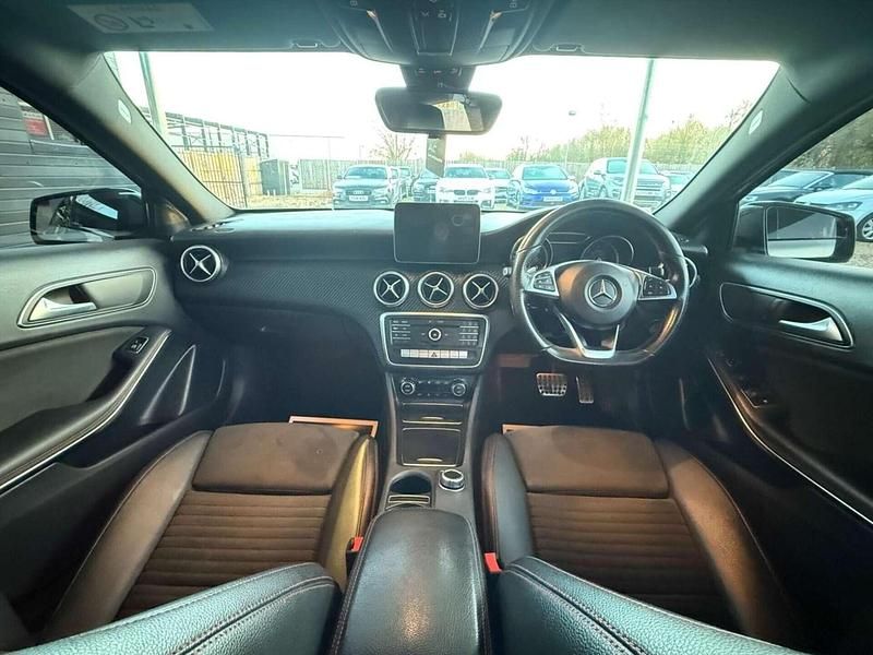Używany Mercedes A200 AMG line 2017 Srebrny Hatchback