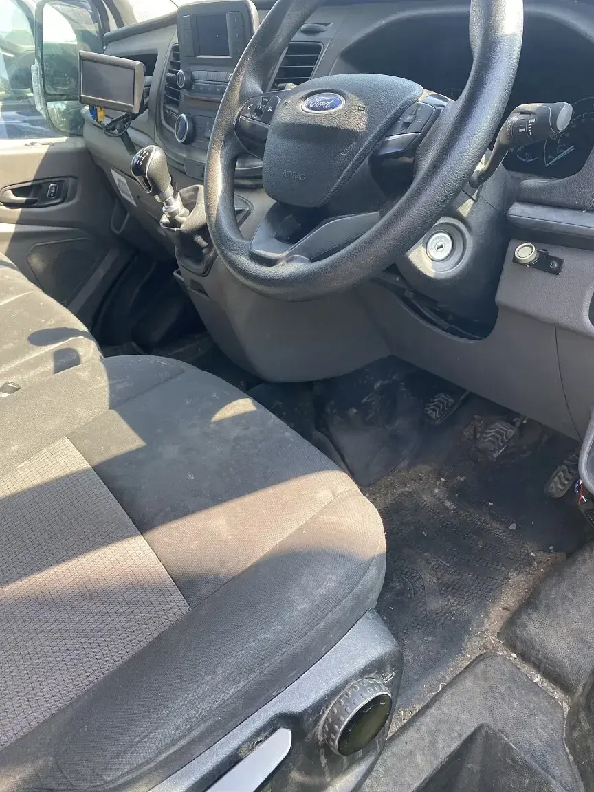 Used Ford Transit 105 HP (77 kW) 2019 White Van
