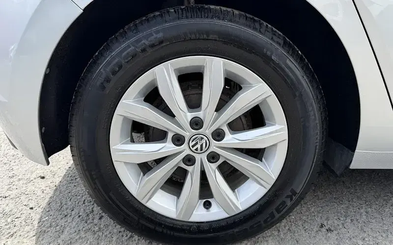 Used VW Polo SE 95 HP (69 kW) 2018 Silver Hatchback