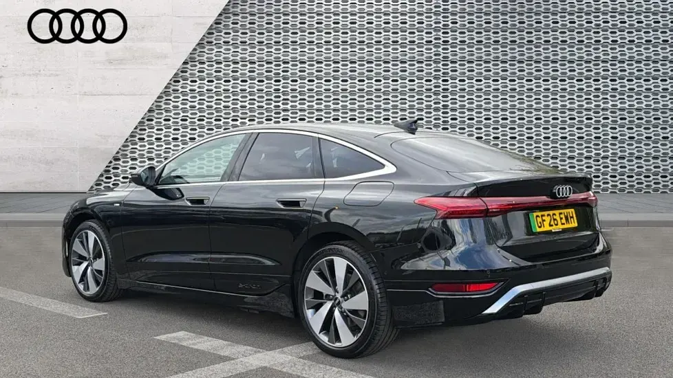 New Audi A6 e-tron S-Line 210 kW (286 HP) 2026 Black Estate