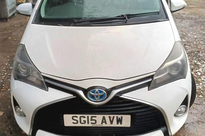 Used Toyota Yaris Hybrid 2015