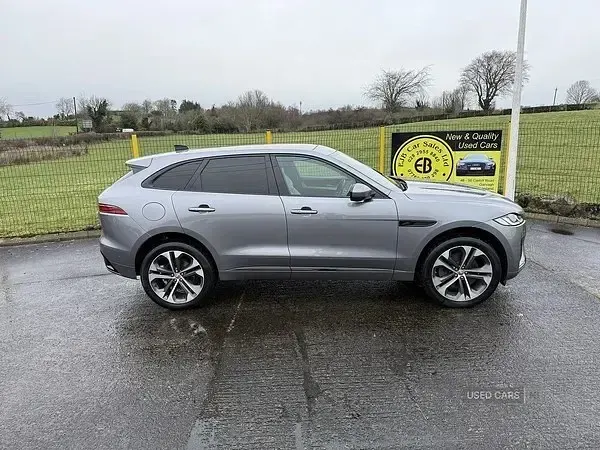 Usado Jaguar F-Pace R-Dynamic 300 HP (220 kW) 2021 Cinzento SUV