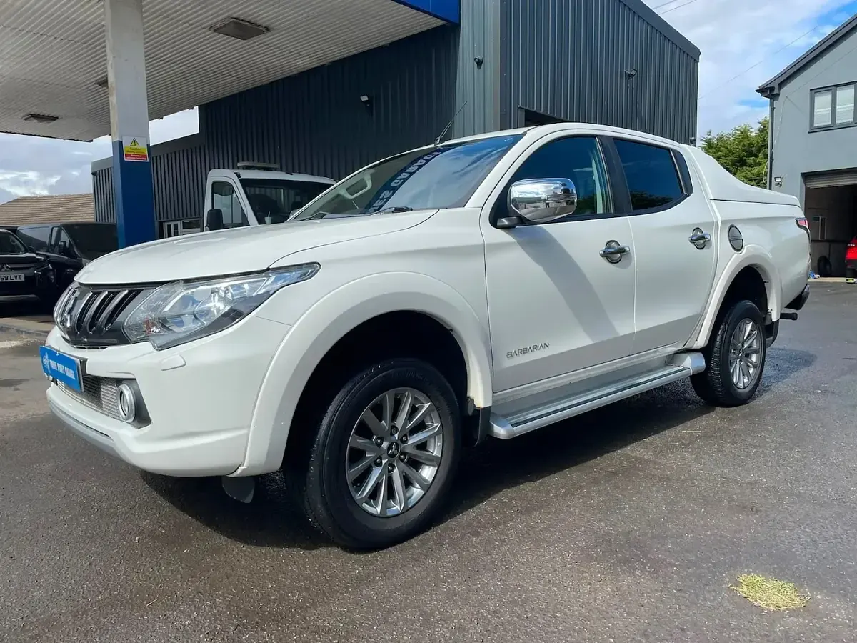 Used Mitsubishi L200 181 HP (133 kW) 2017 White Pickup