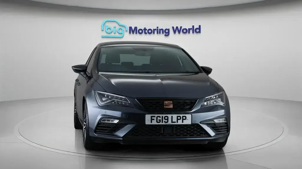 Used Seat Leon CUPRA 290 HP (213 kW) 2019 Grey Hatchback