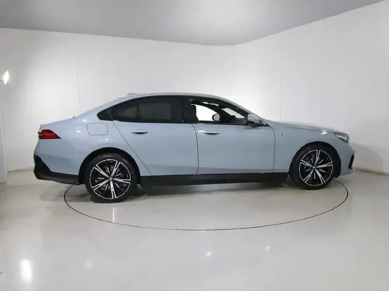 Used BMW i5 M Sport 250 kW (340 HP) 2025 Grey Sedan
