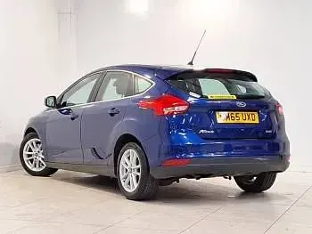 Used Ford Focus Zetec 100 HP (73 kW) 2016 Blue Hatchback