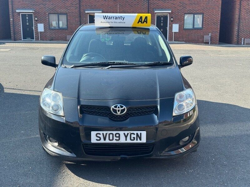 Black Used 2009 Toyota Auris Hatchback | £2,650 (Fair price) - Image 1/4