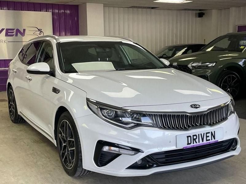 Used Kia Optima 136 HP (100 kW) 2019 White Estate