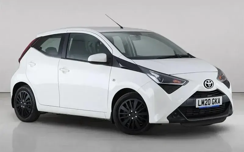 Used Toyota Aygo X-play 72 HP (52 kW) 2020 Hatchback