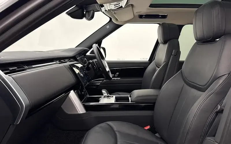 Used Land Rover Range Rover HSE 460 HP (338 kW) 2026 SUV