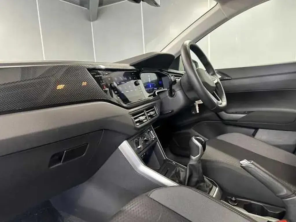 Used VW Polo Life 80 HP (58 kW) 2023 Grey Hatchback