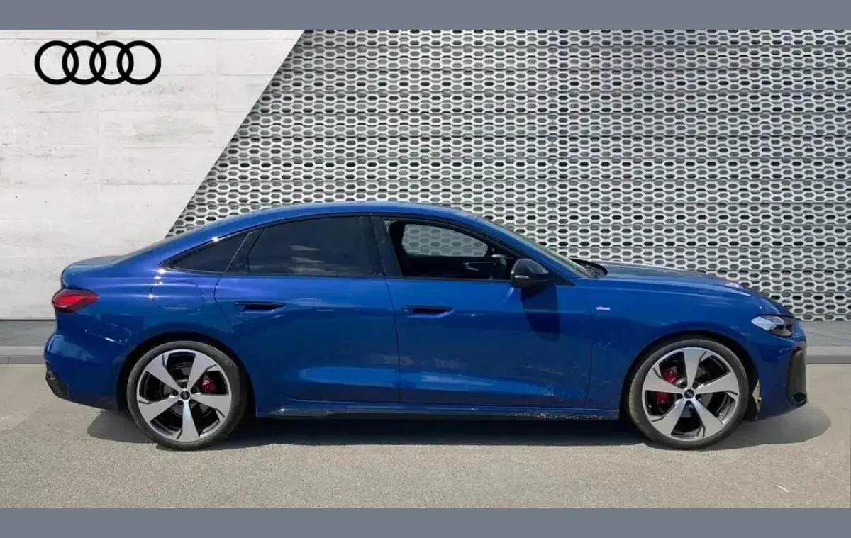 Used Audi A5 Advanced 200 HP (147 kW) 2025 Blue Sedan