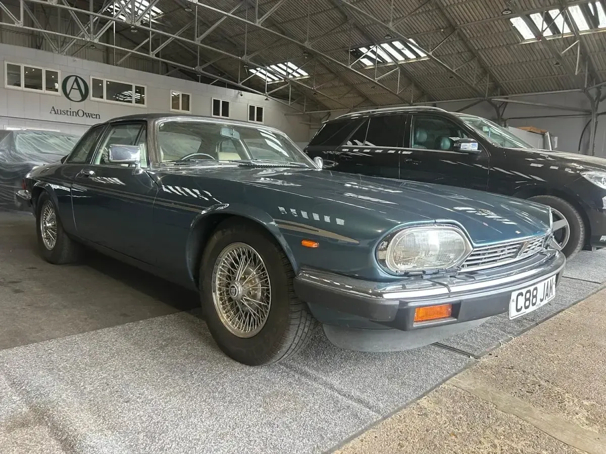 Used Jaguar XJS 284 HP (208 kW) 1985 Blue Sedan