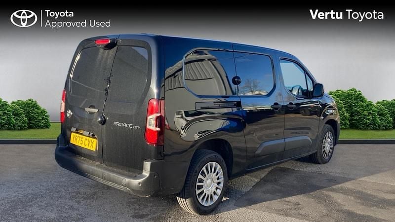 New Toyota Proace City City 100 HP (73 kW) 2025 MPV