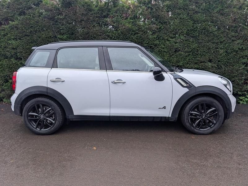 Used Mini Cooper S Countryman 184 HP (135 kW) 2012 White SUV