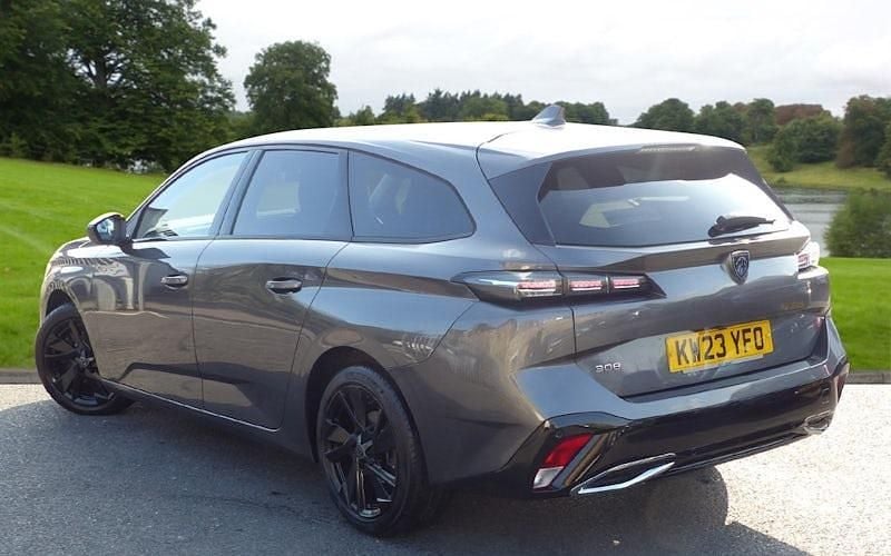 Used Peugeot 308 SW Allure Premium 131 HP (96 kW) 2023 Estate